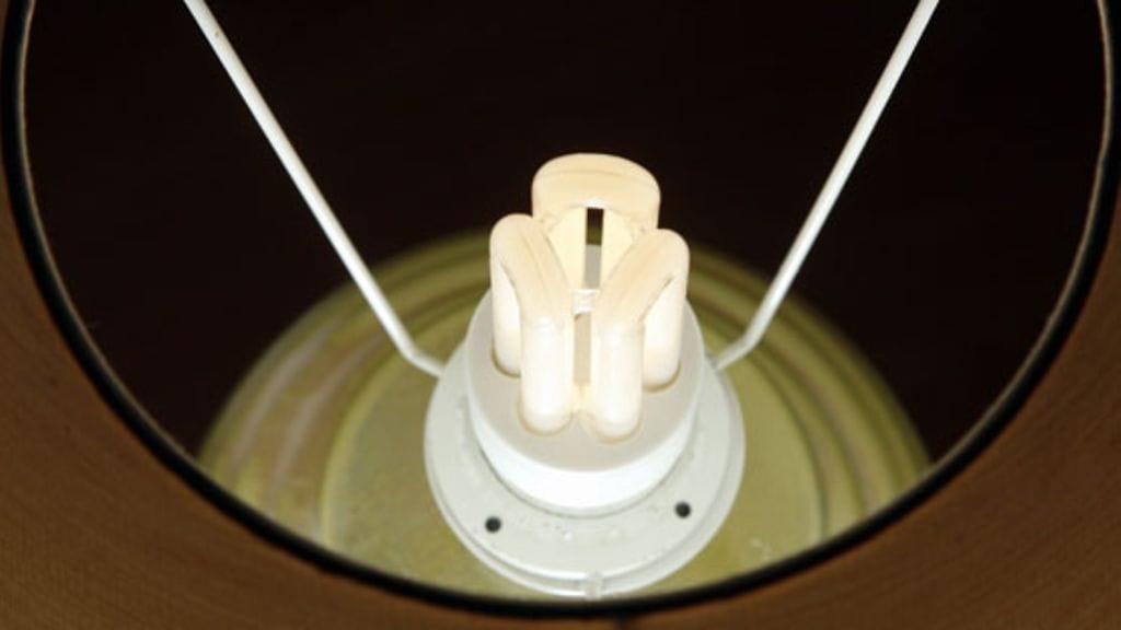 Energiansäästölamppu. (Lehtikuva)