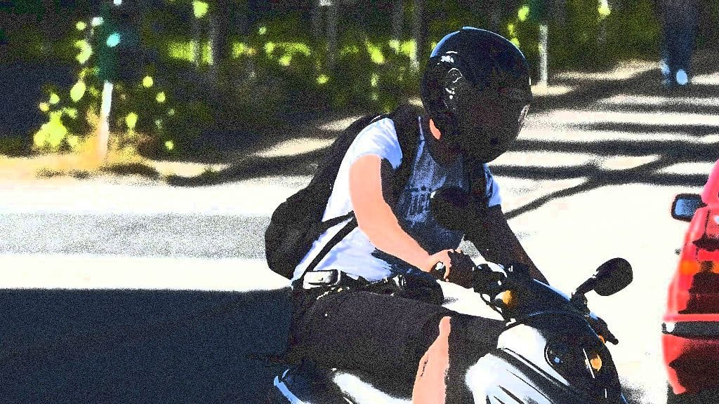 Miehen kuljettama mopo oli huonokuntoinen ja poistettu tieliikenteestä. Kuvituskuva.