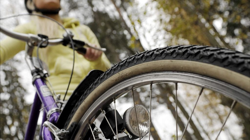 Pyörää ei välttämättä tarvitse viedä huoltoon joka vuosi, ohjeistaa pyöräharrastaja. Kuvituskuva.