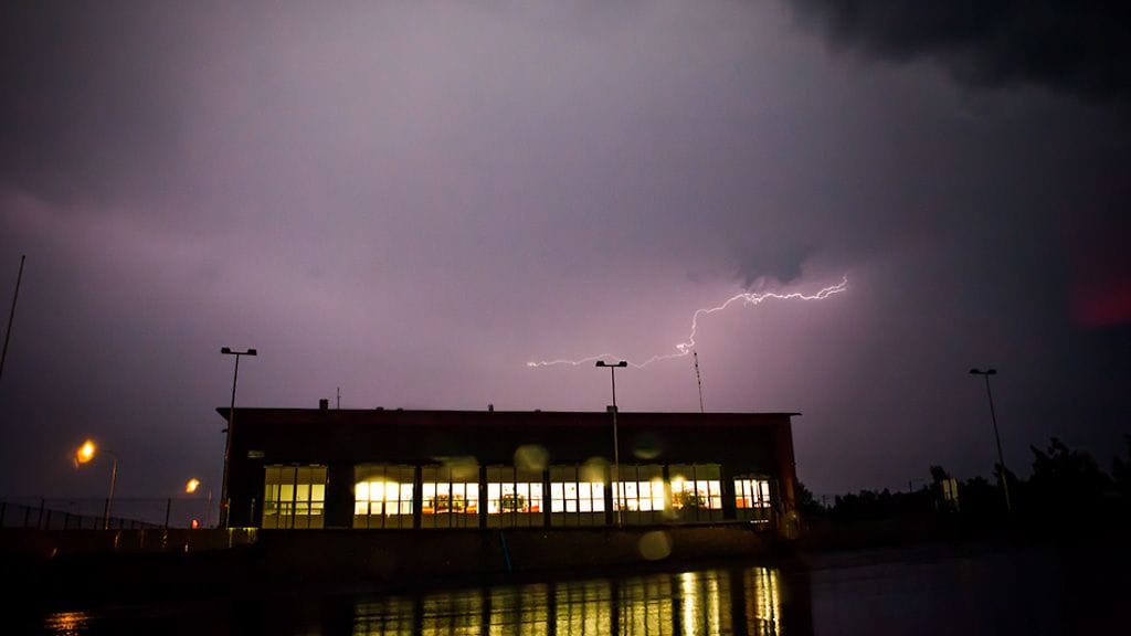 Turussa ukkosti rajusti jo toisena yönä peräkkäin. Kuva: Marco Hakala