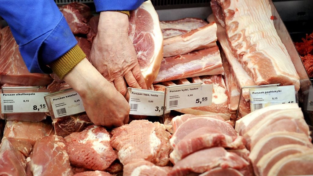 Porsaanlihaa lihatiskillä.