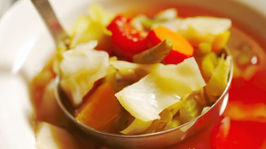 Ylen Sanna Ukkolan mukaan lapsille ei pitäisi pakkosyöttää ideologioita, kuten vegaaniruokavaliota. Ruokabloggaja Jani Kinnunen on aiheesta eri mieltä.