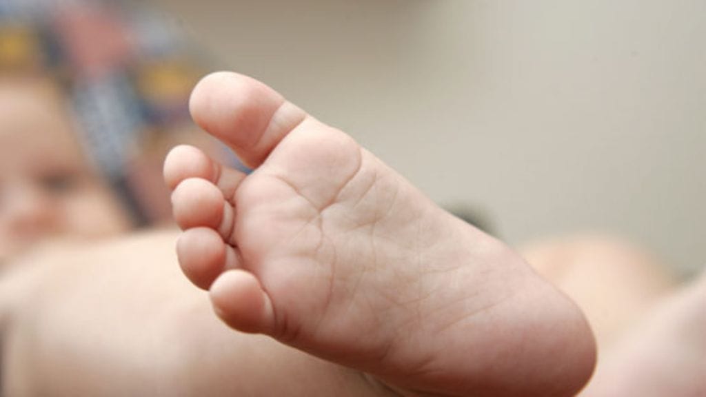 Nainen siepattiin heti syntymän jälkeen sairaalasta. Kuvituskuva.