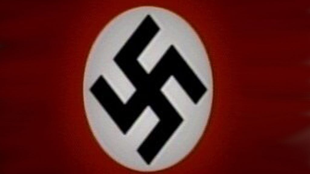 Piilopaikasta löytyi muun muassa natsiposliinia.