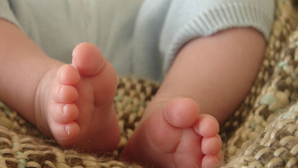 Matt on itse kahden lapsen yksinhuoltajaisä ja toivoo myös saavansa tulevaisuudessa lisää omia lapsia. Kuvituskuva.