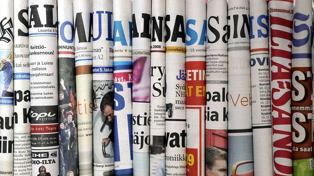 Kuvituskuva suomalaisista sanomalehdistä.