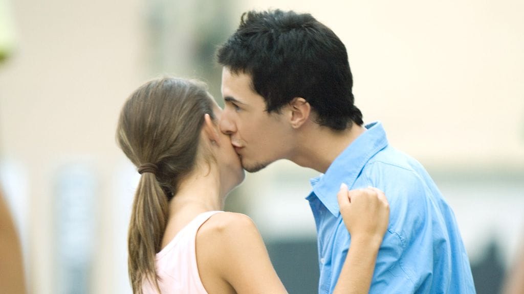 Onnistuuko tuntemattoman pussaaminen ystävänpäivänä?