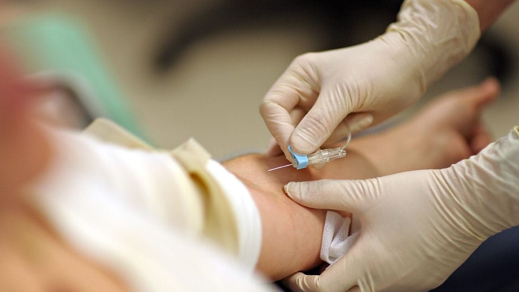 Tarkastuksen mukaan joillakin työpaikoilla ei ollut turvatuotteita, kuten turvaneuloja, käytössä lainkaan.