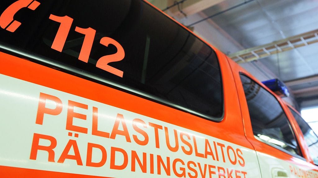Jalankulkija loukkaantui alkutiedon mukaan vakavasti ja vietiin paikalta ambulanssilla Turun yliopistolliseen sairaalaan. Kuvituskuva.