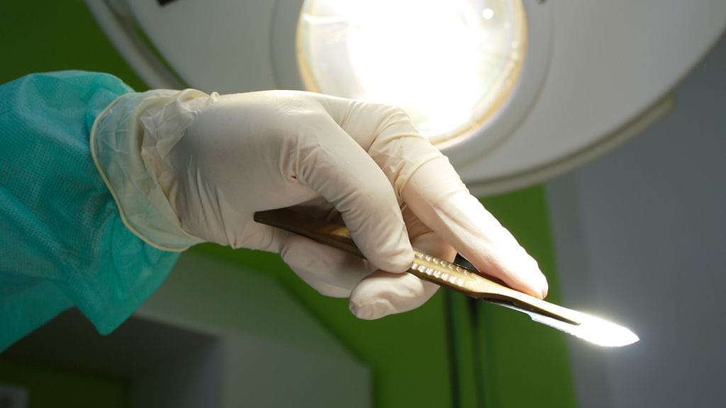 HUS:issa tehdystä kasvojensiirrosta tiedetään vielä kovin vähän. Lisätietoa saadaan iltapäivällä kello 15 alkavasta tiedotustilaisuudesta.