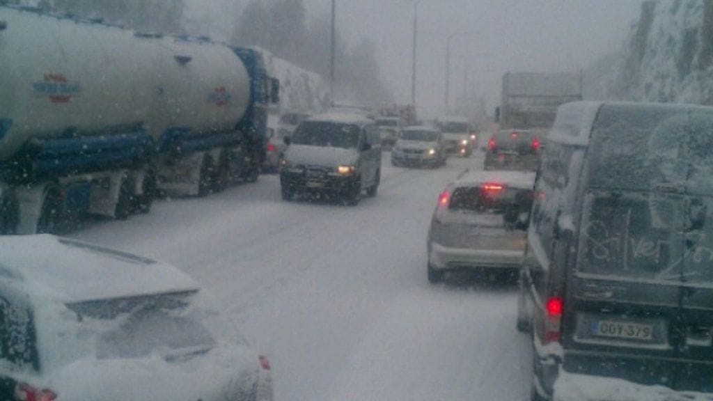 Uutissilmä: 3.2.2012, Lumikaaos Kehä 3:lla