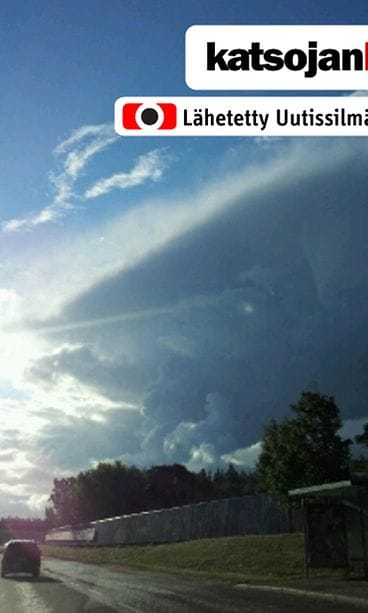 Pilvet lähestyivät Espoota.