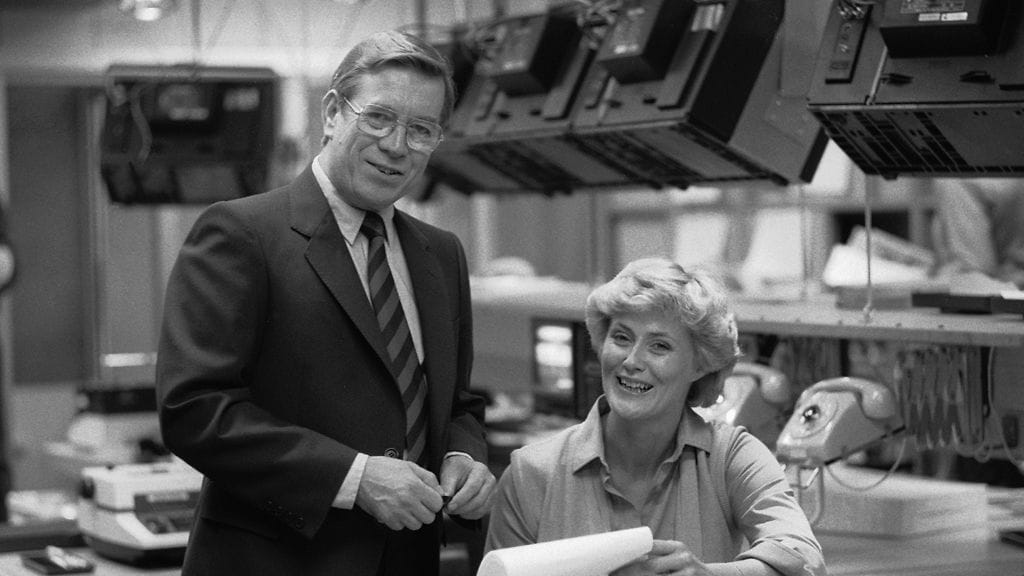 MTV:n uutisankkurit Esko Tommola ja Leena Rousek uutistoimituksessa 31. elokuuta 1981.Kuva: Lehtikuva