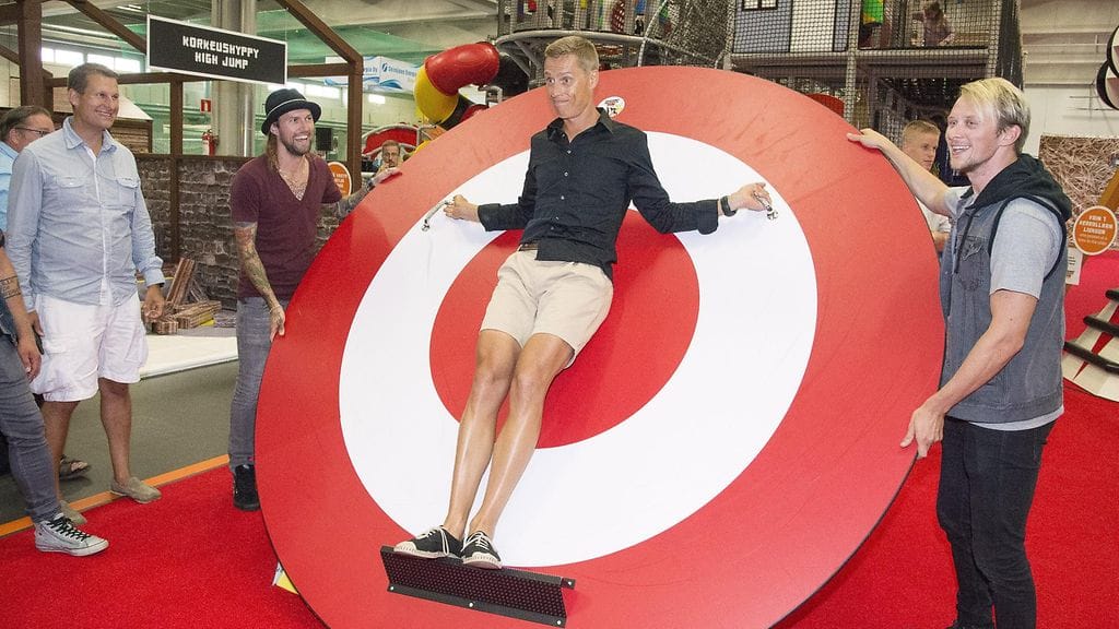 Kokoomuksen puheenjohtaja, pääministeri Alexander Stubb avasi Duudson Activity Parkin Seinäjoella 11. elokuuta 2014. Puolueella oli paikkakunnalla samalla kaksipäiväinen kokous.