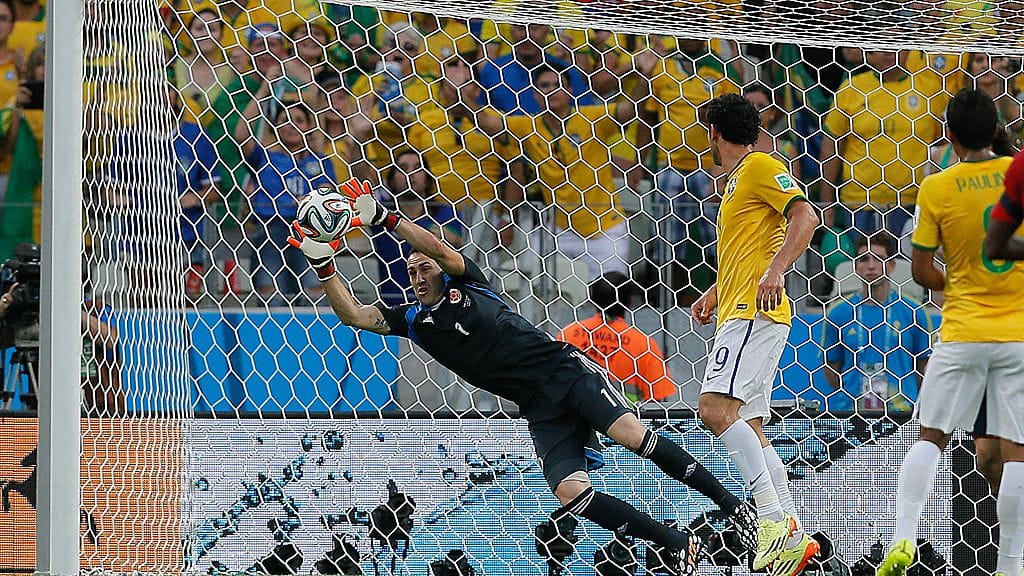 David Ospina torjuu MM-kisojen puolivälierässä.