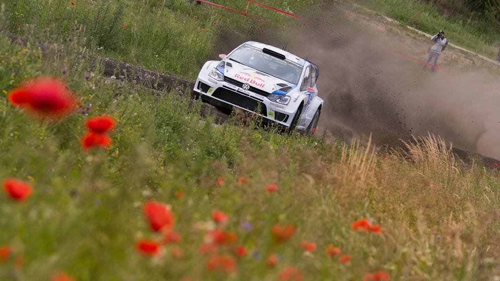 Jari-Matti Latvala ajaa kilpailussa neljäntenä.