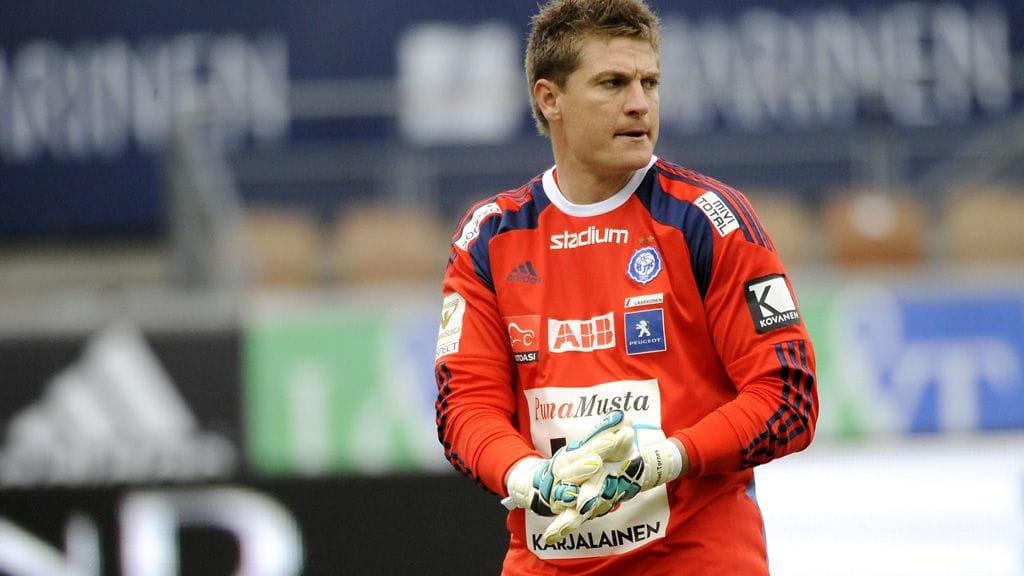 Törnes piti maalinsa koskemattomana ennätyspitkään, mutta ura HJK:ssa jää lyhyeksi.