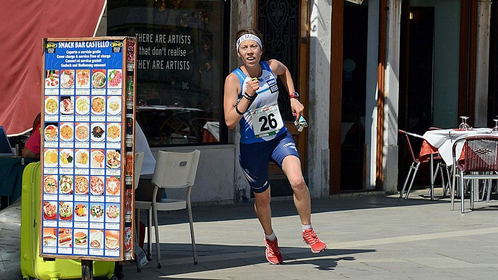 Venla Niemi Venetsian kaduilla.