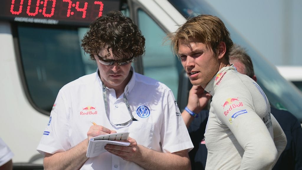 Andreas Mikkelsen toivoo, että rata kasteltaisiin ennen seuraavia vetoja.