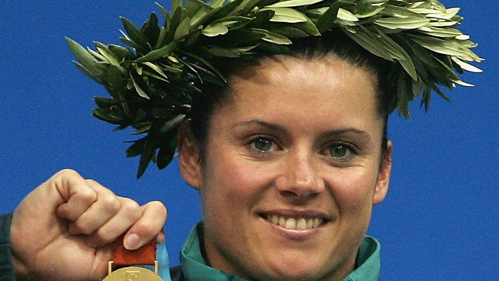 Chantelle Newbery saavutti 10 metrin kerroshyppyjen olympiakultaa Ateenassa 2004.