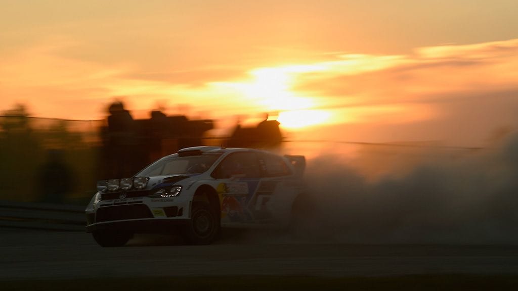 Jari-Matti Latvala oli viidenneksi nopein perjantain päättäneellä yleisöerikoiskokeella.