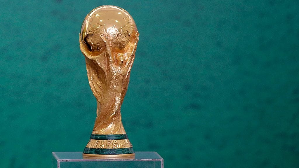 Jalkapallon MM-kisojen voittopokaali.