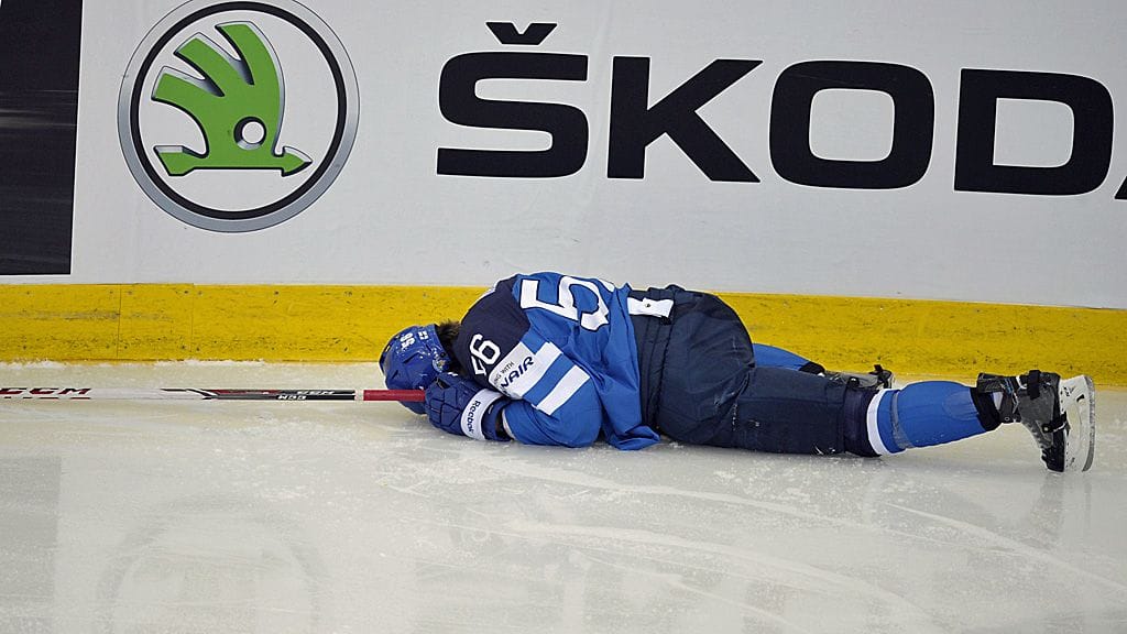 Jevgeni Malkinin poikittainen maila mursi Erik Haulan leuan.