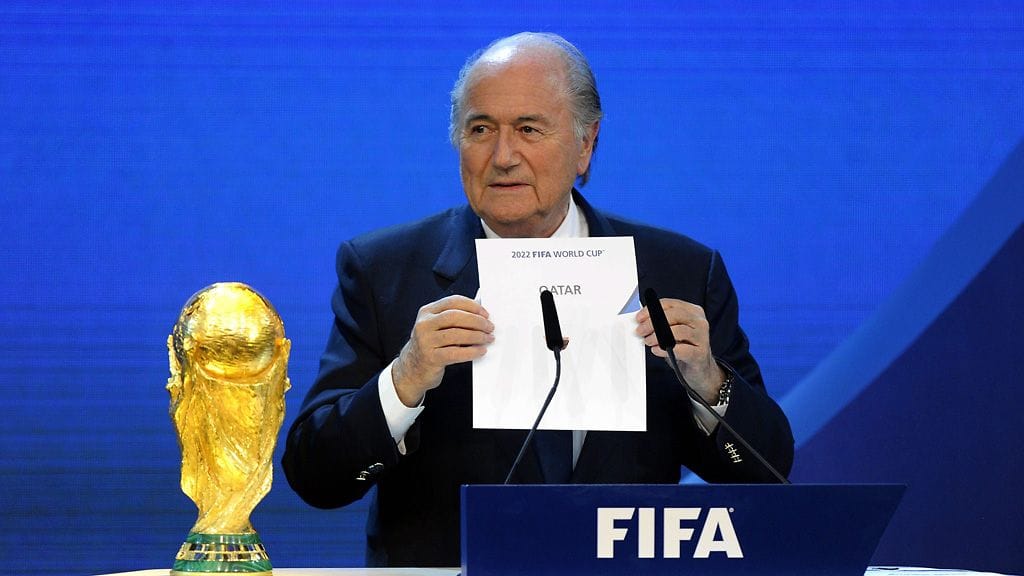 FIFAn puheenjohtaja Sepp Blatter julkisti Qatarin kisaisännäksi