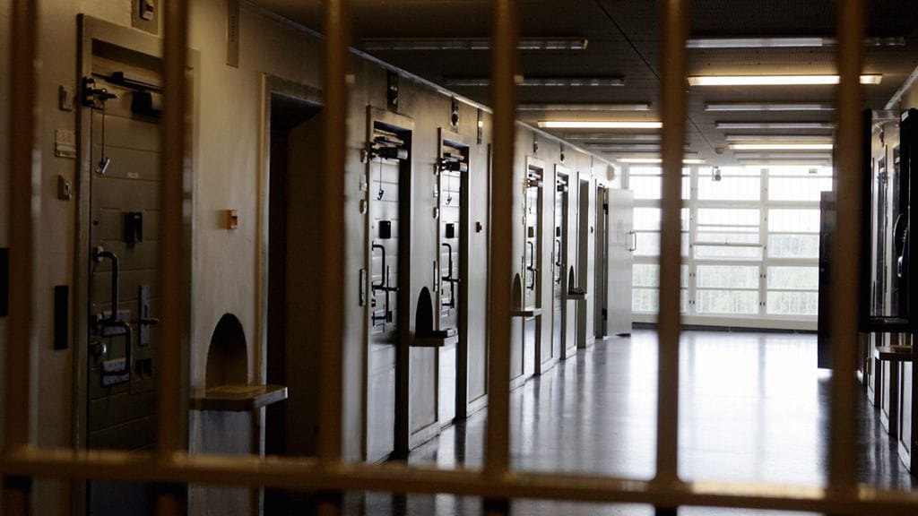 Poliisi haki miehen suoraan vankilasta. Kuvituskuva.