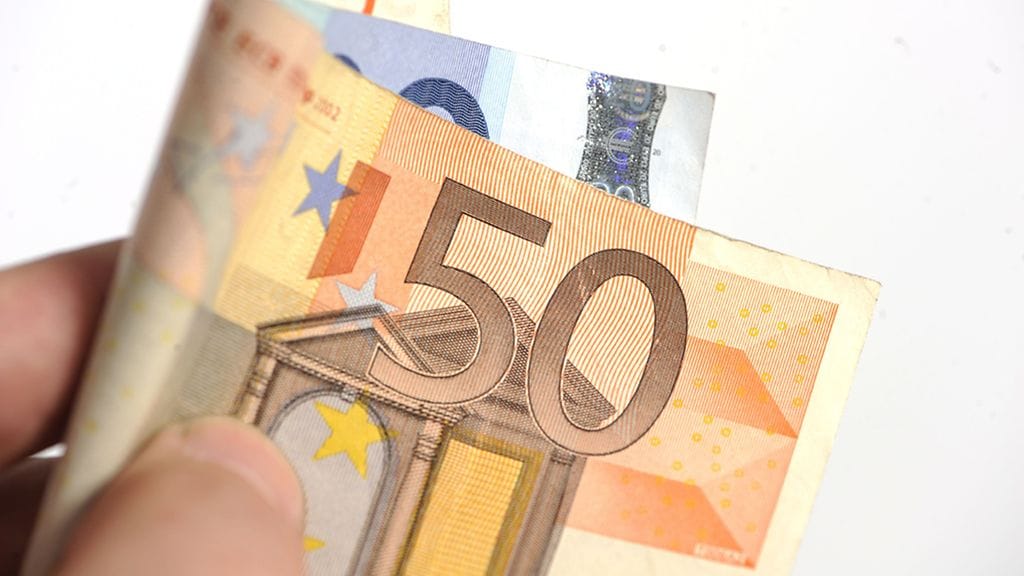 Edunvalvoja voidaan nimetä ihmiselle, joka ei pysty itse hoitamaan talouttaan.