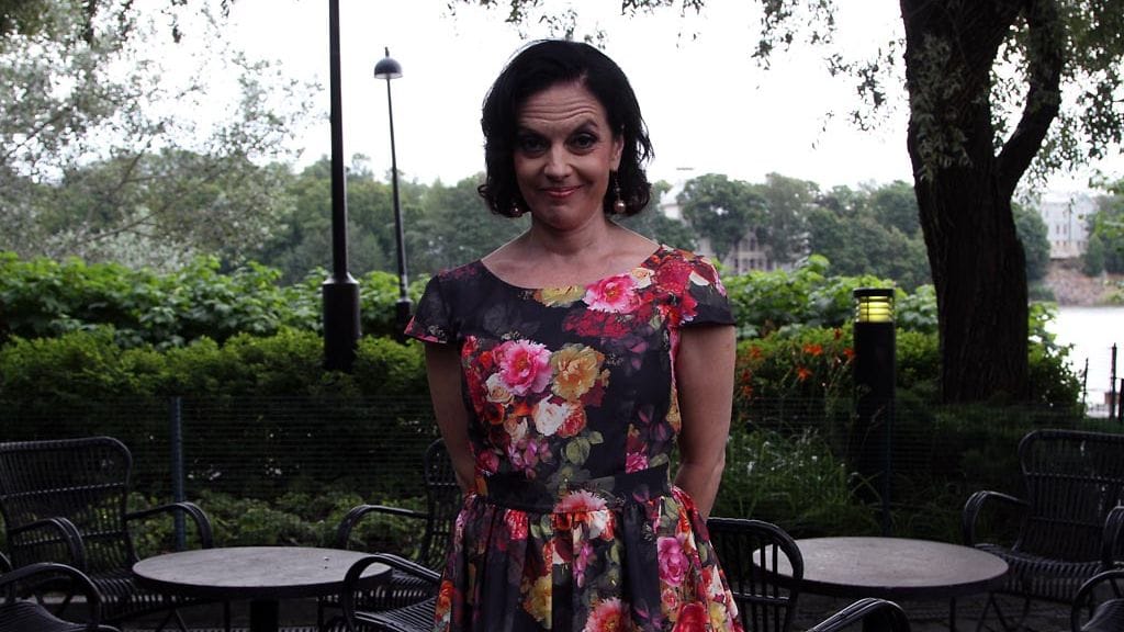 Anna-Leena Härkönen MTV3:n Kiiltokuvia-sarjassan lehdistötilaisuudessa. Härkönen näyttelee sarjassa Jonna Järnefeltin parasta ystävää.