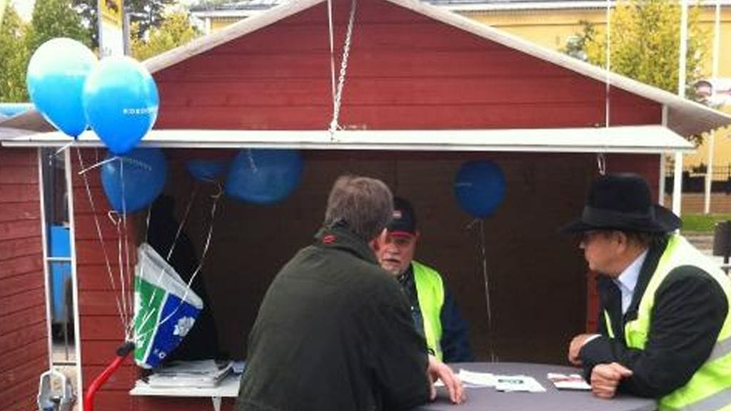 MTV3 Uutisten kyselyn mukaan kokoomus on tällä hetkellä suosituin kuntavaalipuolue.