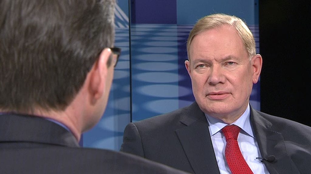 Toimittaja Vesa Kallionpää (vas.) ja SDP:n presidenttiehdokas Paavo Lipponen.