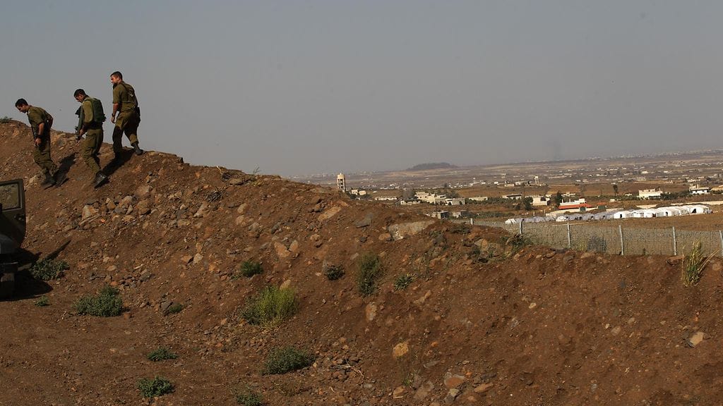 Israelin sotilaita partioimassa Golanin kukkuloilla Syyrian ja Israelin raja-alueella. Kuvituskuva.