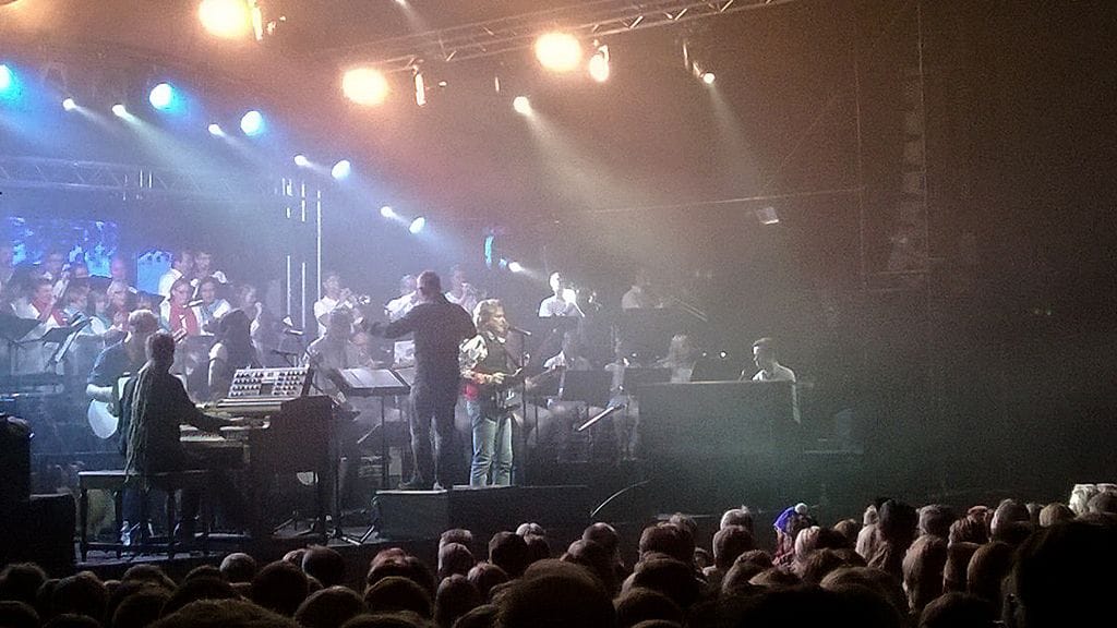 Pepe Willbergin konsertti Huvila-teltassa sai yleisön hullaantumaan. Samalla konkari sai elämänsä ensimmäisen kultalevyn Pepe&Saimaa -albumistaan.