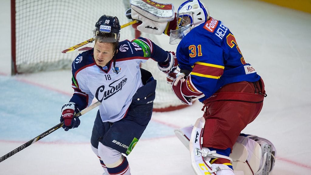 Valokuvaaja ikuisti Heleniuksen iskun.