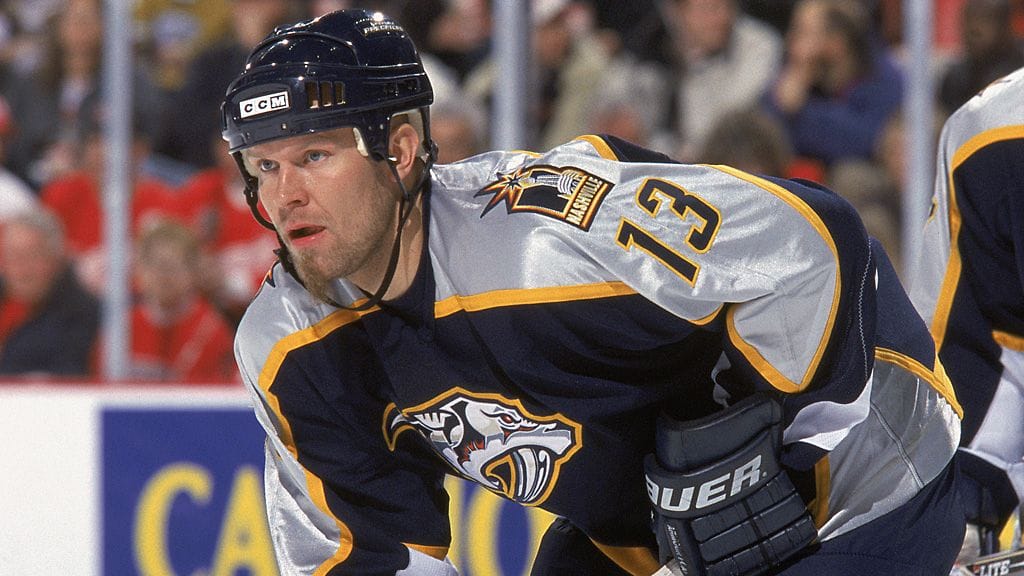 Jere Karalahti Predators-nutussa maaliskuussa 2002.