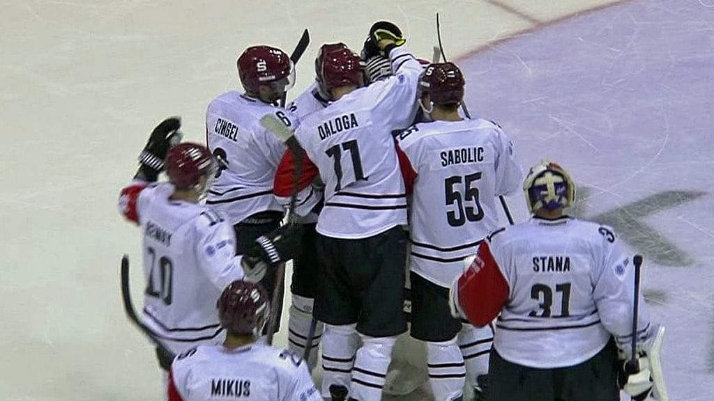 Sparta Praha juhlii voittoa KalPasta.
