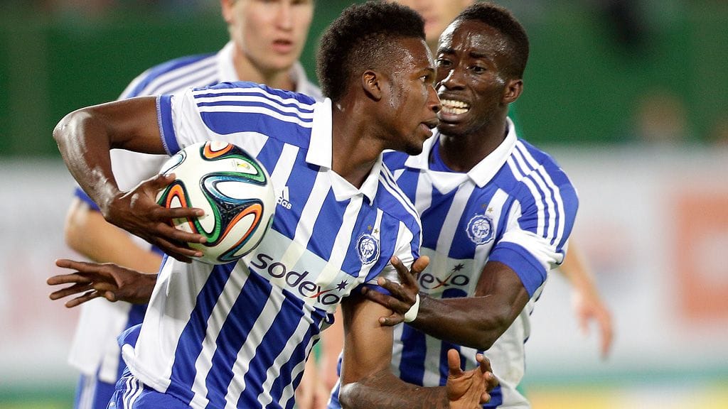 Macoumba Kandji ja Demba Savage juhlivat HJK:n 1-2-kavennusta.