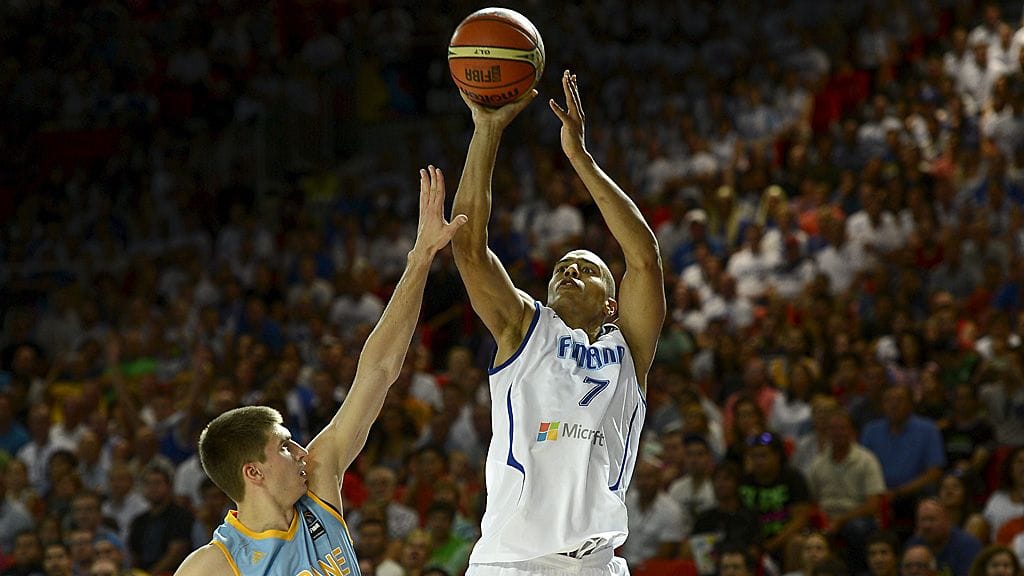 Shawn Huffin heittokäsi oli kuuma Ukrainaa vastaan.