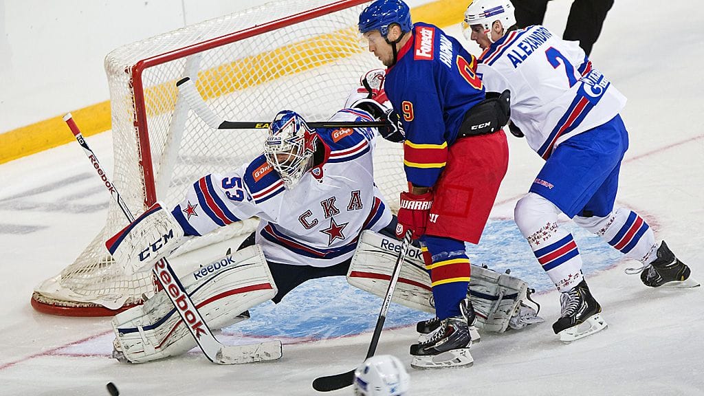 Jokerien Niklas Hagman SKA:n maalilla sunnuntaina.