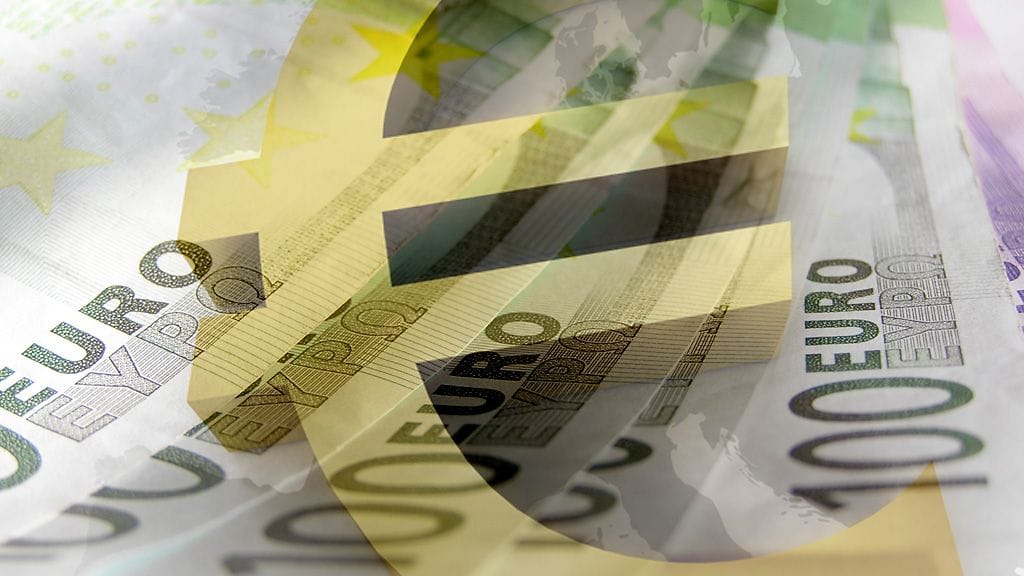 Maailmanparannuksen ohella EU:n tarkoitus on voittaa vaikutusvaltaa Kiinalta ja myös suitsia maahanmuuttoa.