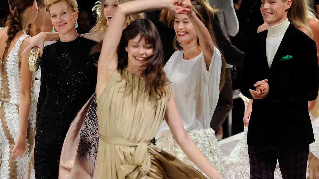 Kultaa, mustaa ja valkoista – Gloria Fashion Showssa juhlittiin syksyn muotia.