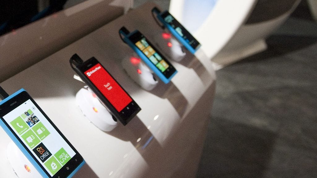 Nokia Lumia 900 matkapuhelimia DigiExpo -messuilla Helsingissä 2. marraskuuta 2012.