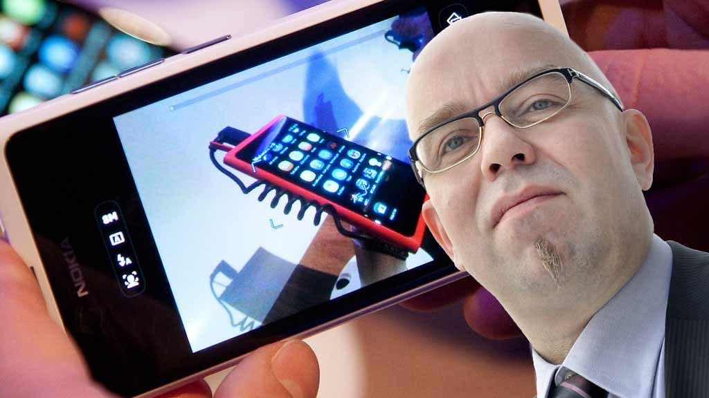 Hannu Rauhala selitti Nokian kurssisyöksyä.