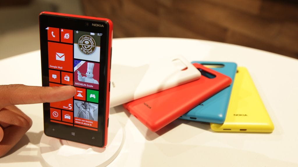 Nokia Lumia 820.