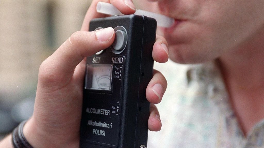 Puhalluttaminen työpaikalla perustuu vapaaehtoisuuteen, mutta loputtomasti puhalluttamisesta ei voi kieltäytyä.