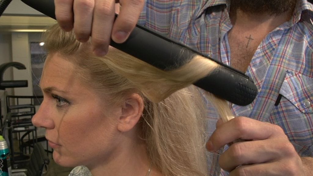 Haluatko sinäkin tehdä suoristusraudalla kiharat?