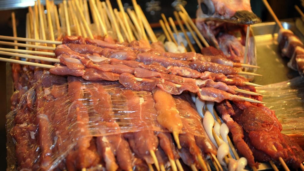 Aasialaisille strutsinliha on tuttua herkkua.