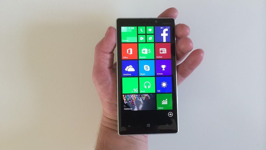 Lumia 930